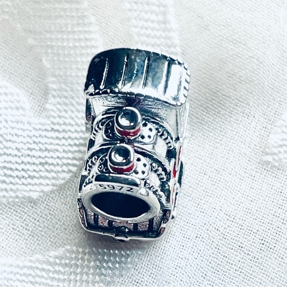 🚂 NWOT Hogwarts Express Charm – Harry Potter ✨ - Picture 11 of 13
